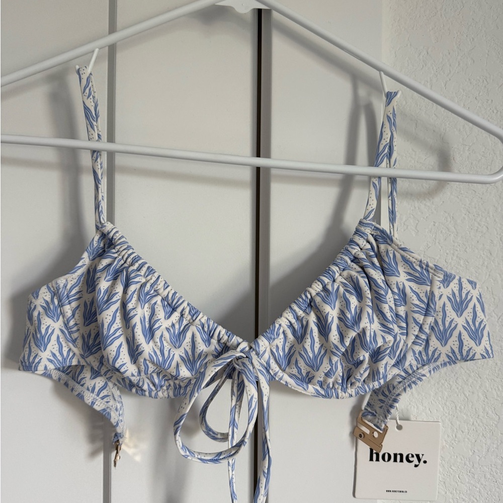 [Honey Swim] Blue and White Underwire Bikini Top